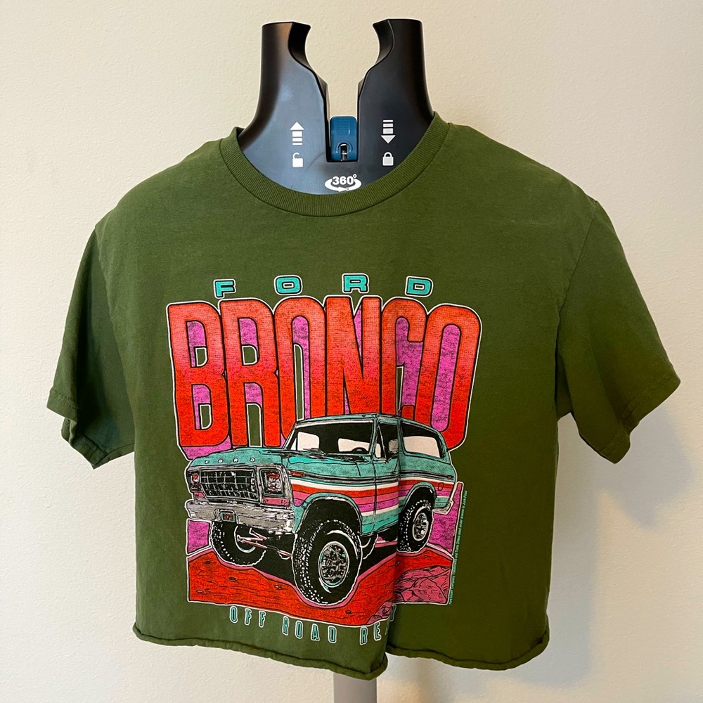 Graphic t